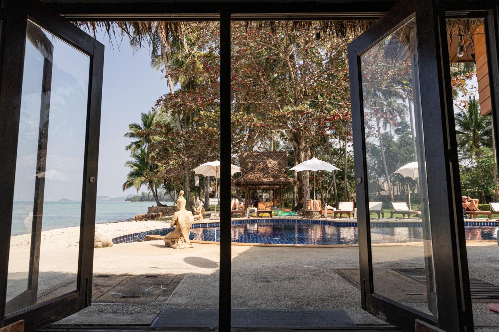 Lipa Lodge Beach Resort Lipa Noi Exteriör bild