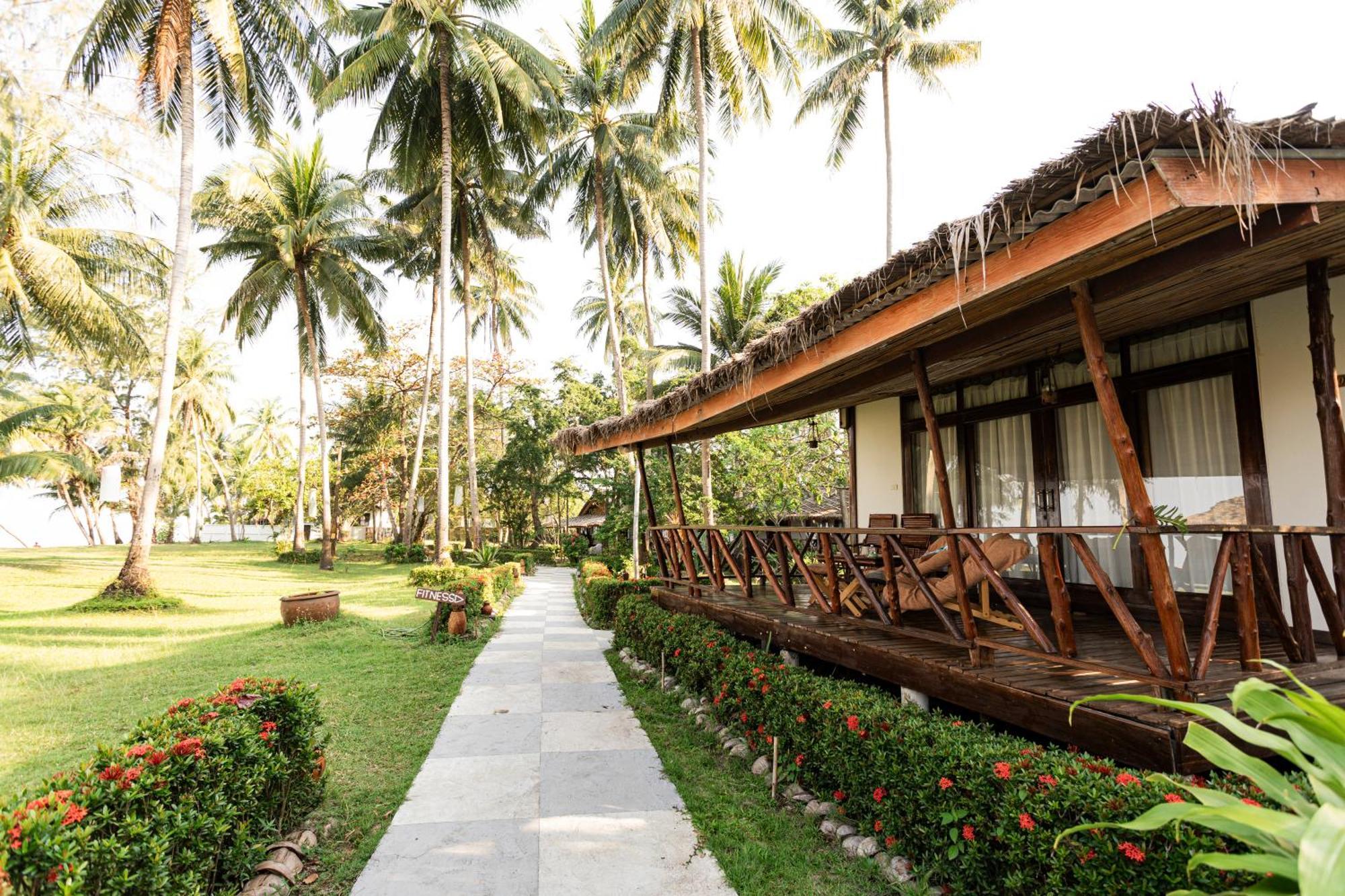 Lipa Lodge Beach Resort Lipa Noi Exteriör bild