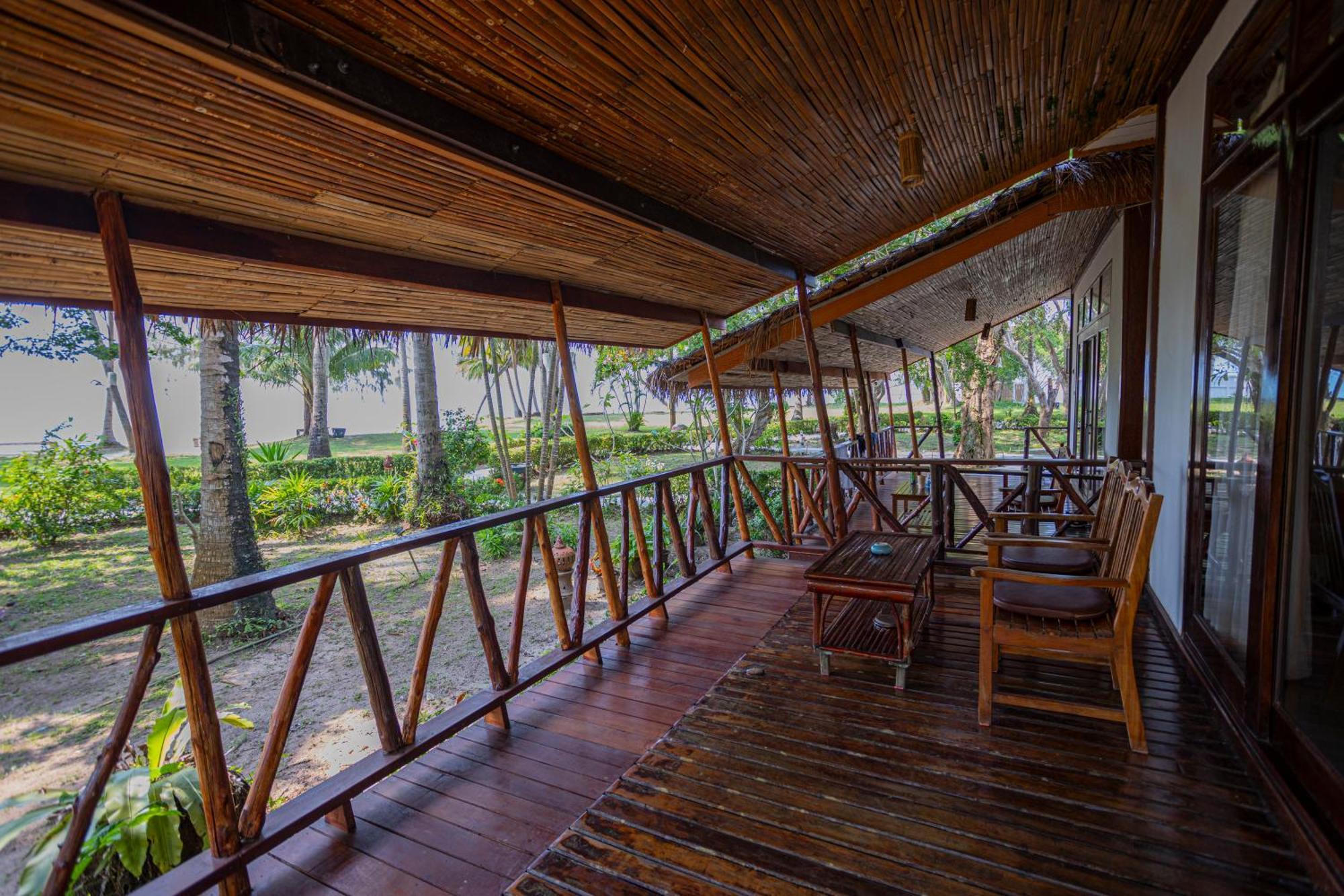 Lipa Lodge Beach Resort Lipa Noi Exteriör bild
